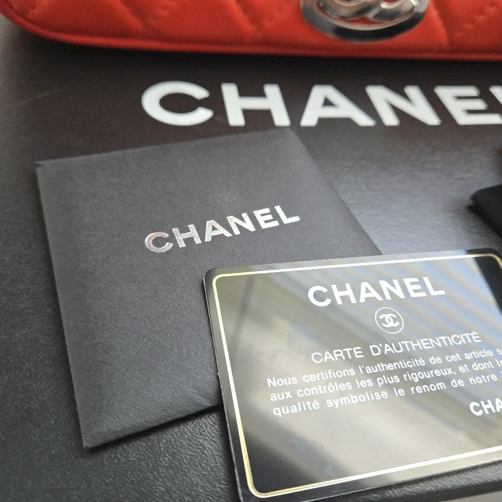 CHANEL Coral Quilted Lambskin Flap Shoulder Bag Medium - Picture 13 of 17